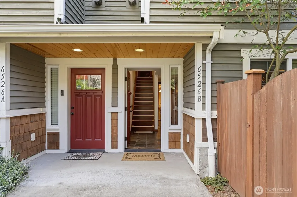 6526 34th Avenue NE Seattle WA 98115