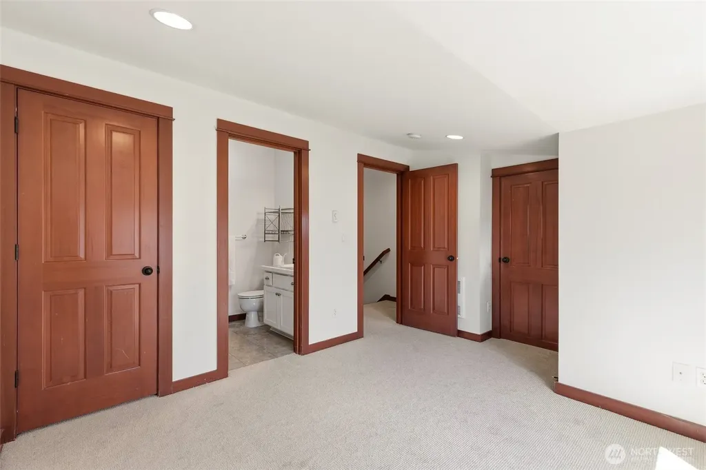 6526 34th Avenue NE Seattle WA 98115