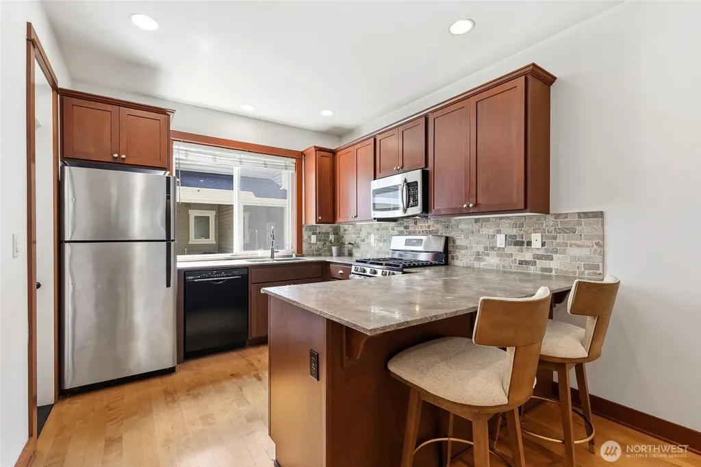 6526 34th Avenue NE Seattle WA 98115