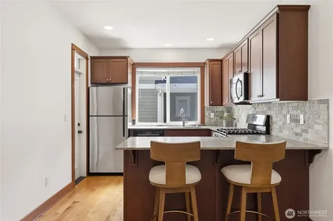 6526 34th Avenue NE Seattle WA 98115