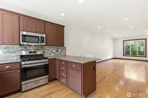 6526 34th Avenue NE Seattle WA 98115