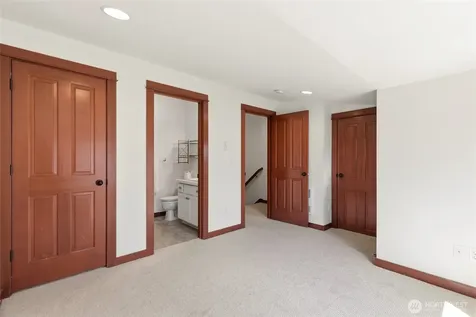 6526 34th Avenue NE Seattle WA 98115