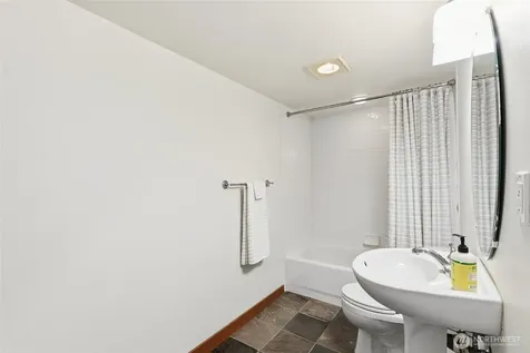 6526 34th Avenue NE Seattle WA 98115
