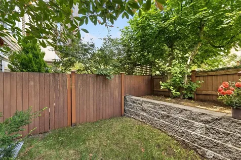 6526 34th Avenue NE Seattle WA 98115