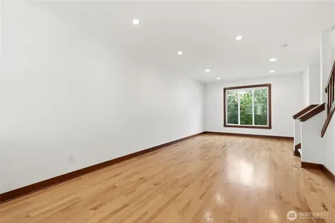 6526 34th Avenue NE Seattle WA 98115