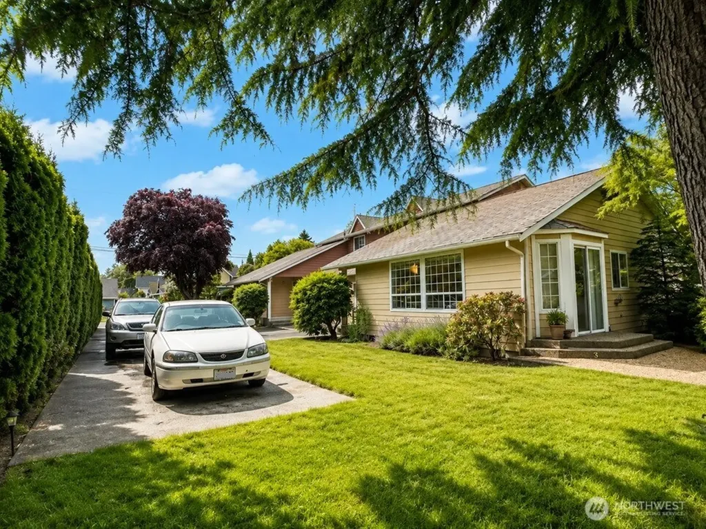 219 7th Street NE Puyallup WA 98372