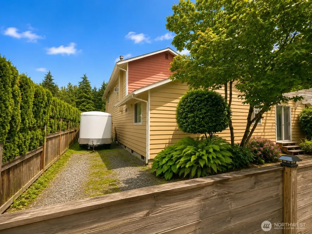 219 7th Street NE Puyallup WA 98372
