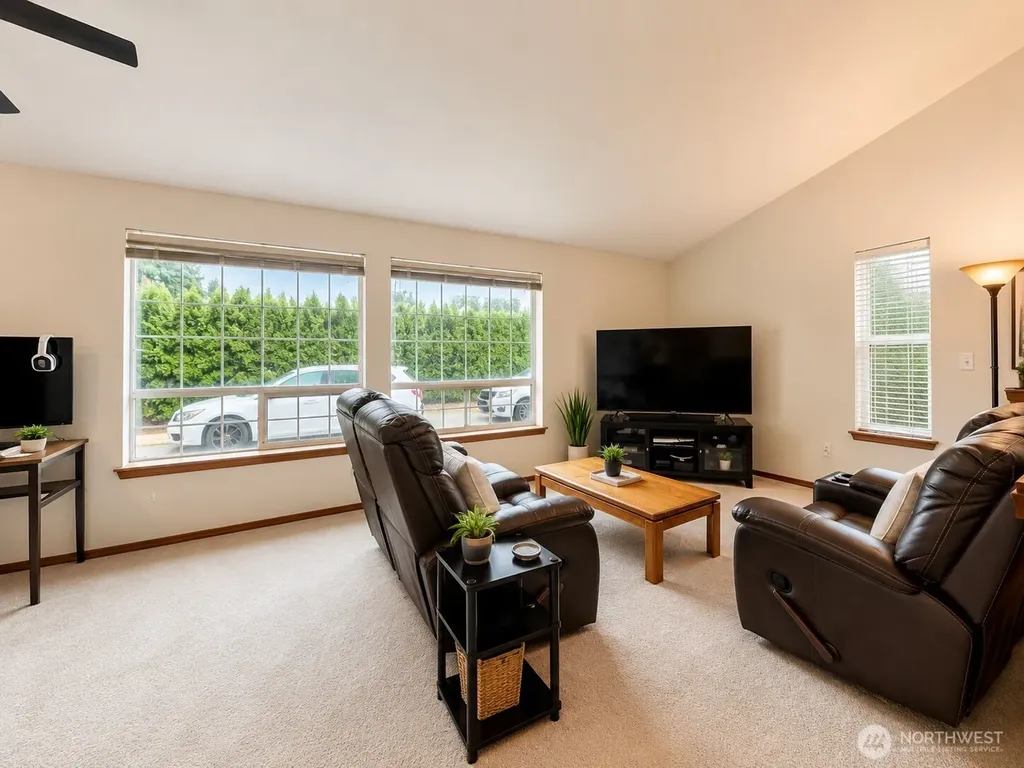 219 7th Street NE Puyallup WA 98372