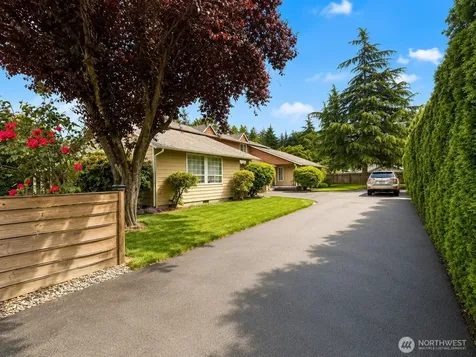 219 7th Street NE Puyallup WA 98372