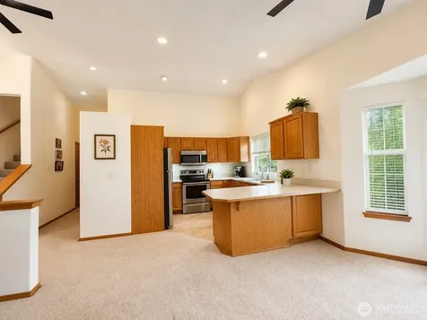 219 7th Street NE Puyallup WA 98372