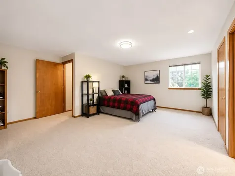 219 7th Street NE Puyallup WA 98372