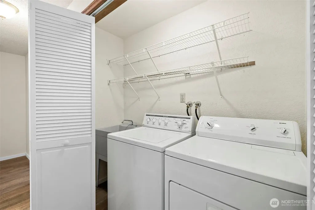 2516 Rockefeller Avenue Everett WA 98201