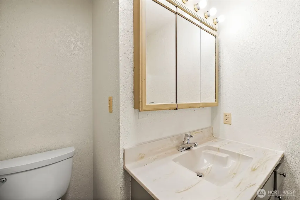 2516 Rockefeller Avenue Everett WA 98201