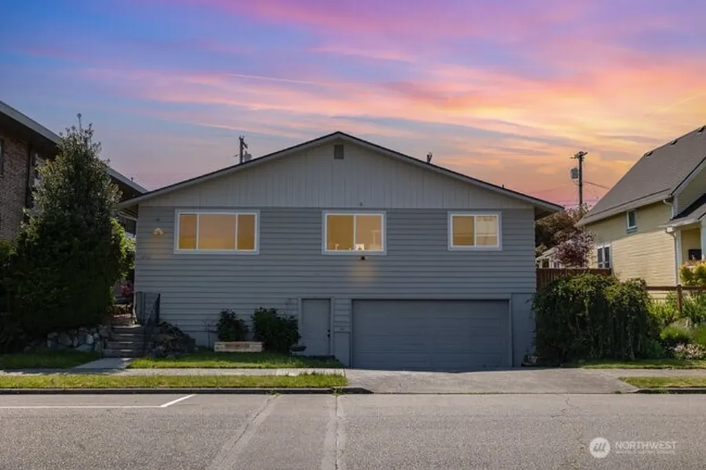 2516 Rockefeller Avenue Everett WA 98201
