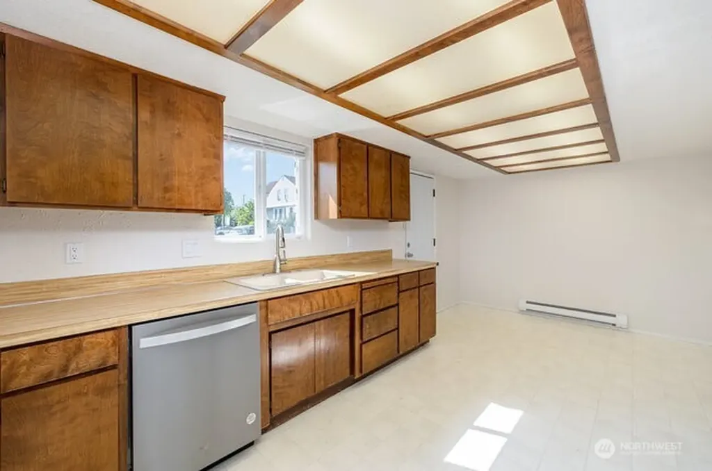 2516 Rockefeller Avenue Everett WA 98201