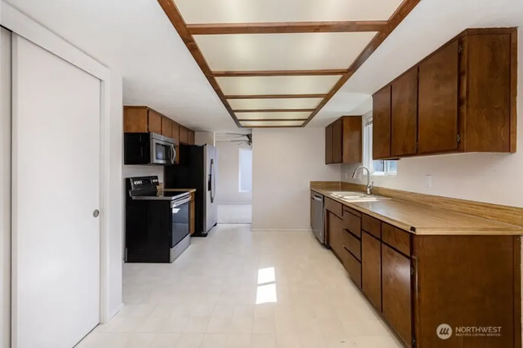 2516 Rockefeller Avenue Everett WA 98201