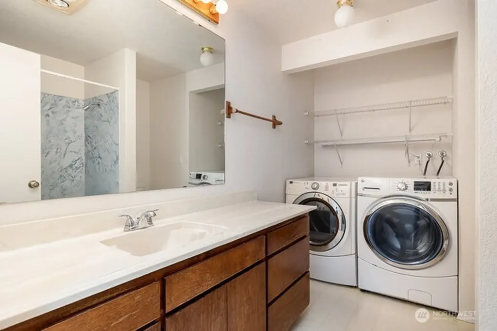 2516 Rockefeller Avenue Everett WA 98201