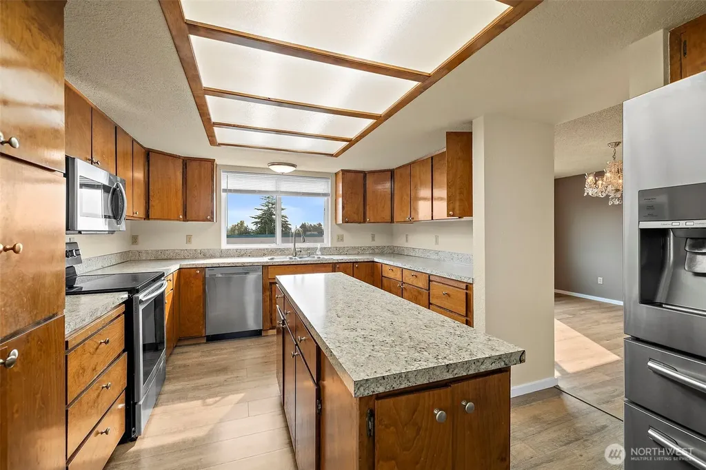 2516 Rockefeller Avenue Everett WA 98201
