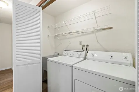 2516 Rockefeller Avenue Everett WA 98201