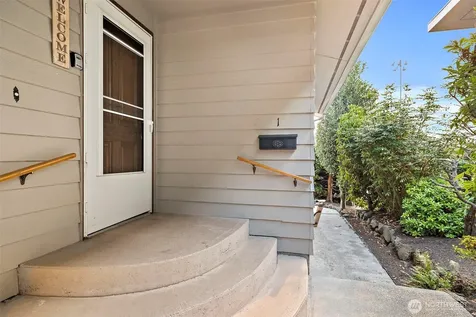 2516 Rockefeller Avenue Everett WA 98201