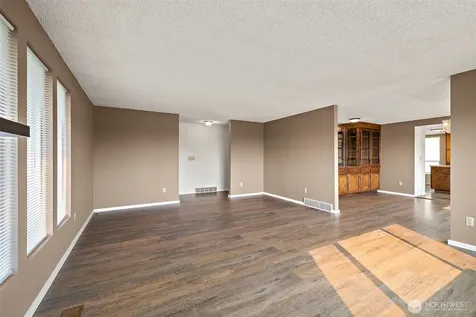 2516 Rockefeller Avenue Everett WA 98201