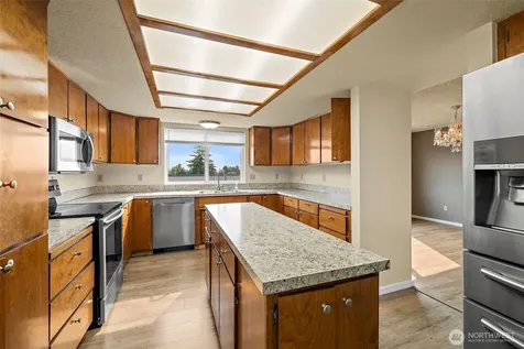 2516 Rockefeller Avenue Everett WA 98201