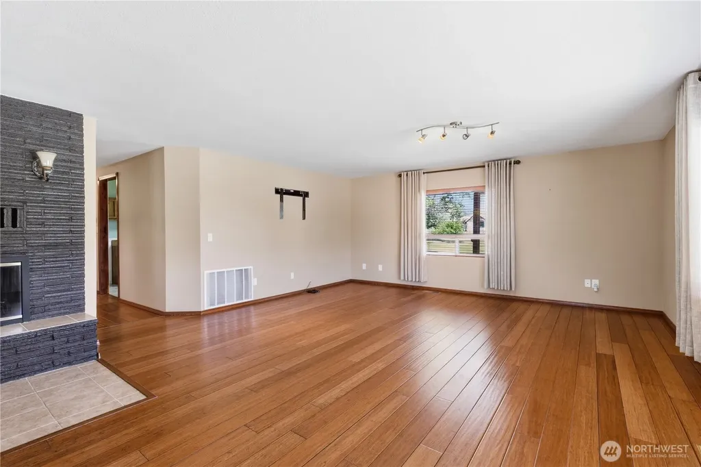 301 Main Street Riverside WA 98849