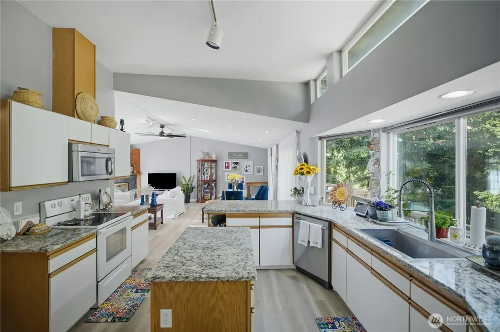 415 118th Avenue E Edgewood WA 98372