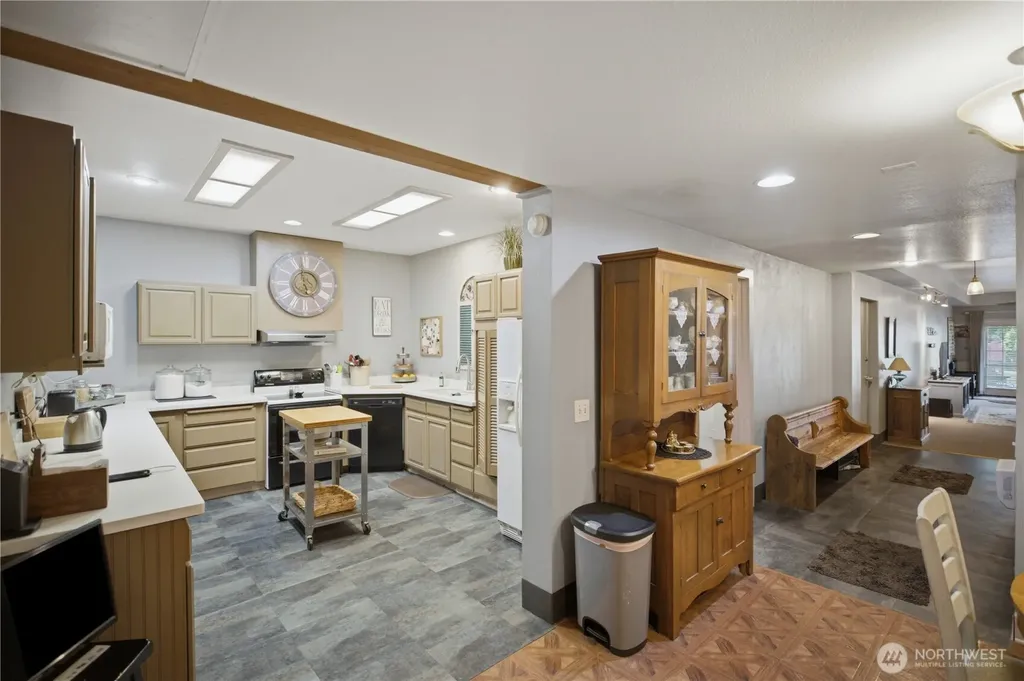 415 118th Avenue E Edgewood WA 98372
