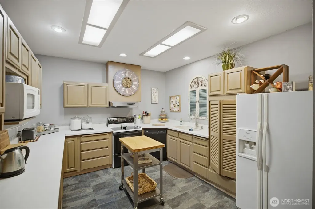415 118th Avenue E Edgewood WA 98372