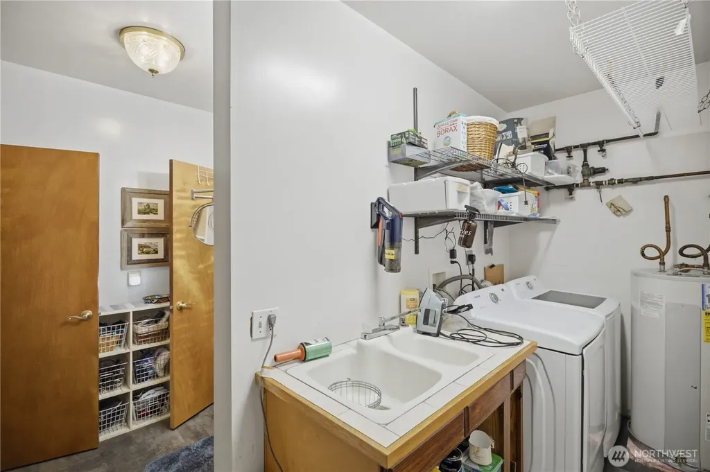 415 118th Avenue E Edgewood WA 98372