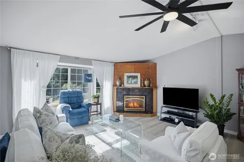 415 118th Avenue E Edgewood WA 98372