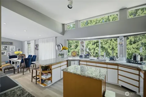 415 118th Avenue E Edgewood WA 98372