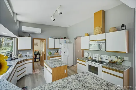 415 118th Avenue E Edgewood WA 98372
