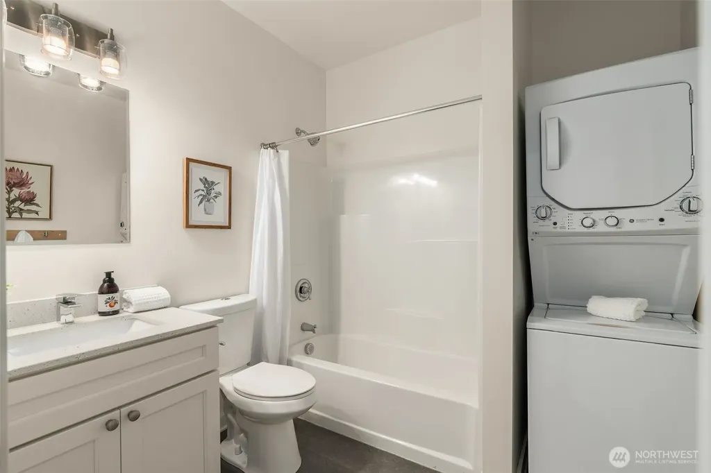 3222 38th Avenue SW Seattle WA 98126