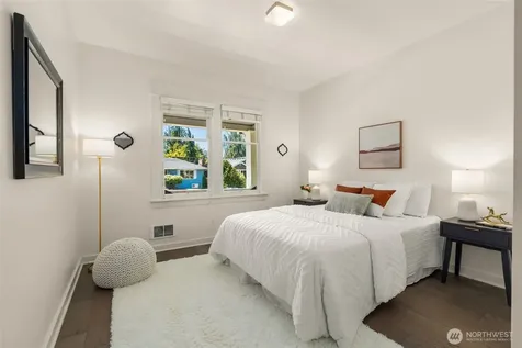 3222 38th Avenue SW Seattle WA 98126