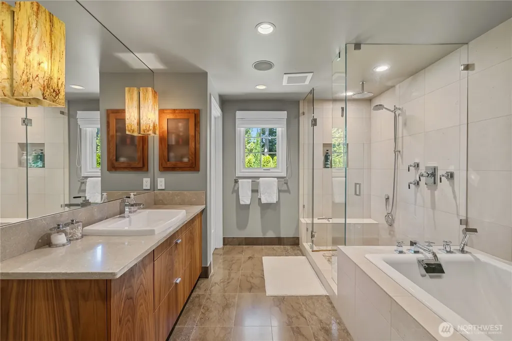 2553 Medina Circle Medina WA 98039
