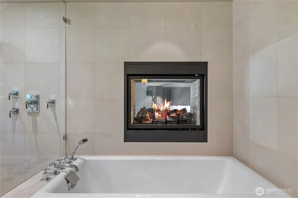 2553 Medina Circle Medina WA 98039