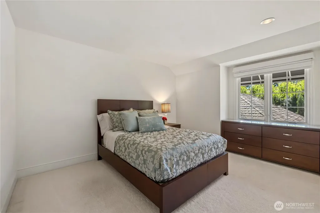 2553 Medina Circle Medina WA 98039