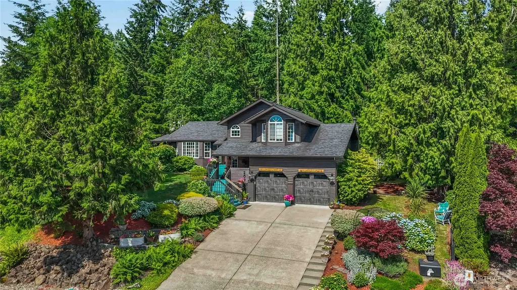 209 W Beacon Hill Drive Longview WA 98632