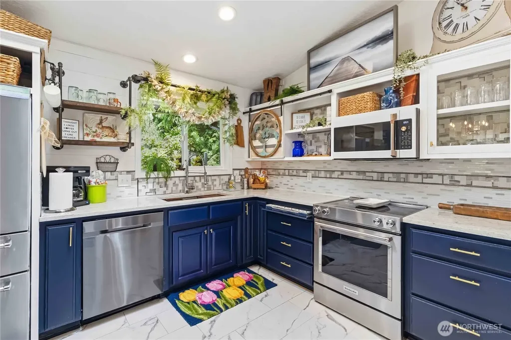 209 W Beacon Hill Drive Longview WA 98632