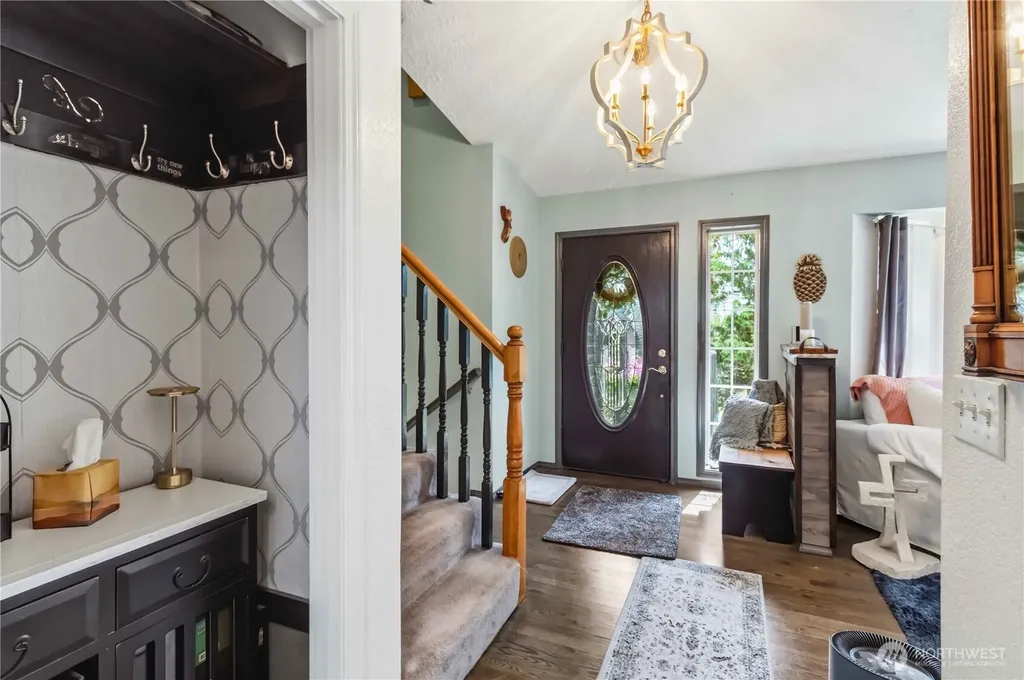 209 W Beacon Hill Drive Longview WA 98632