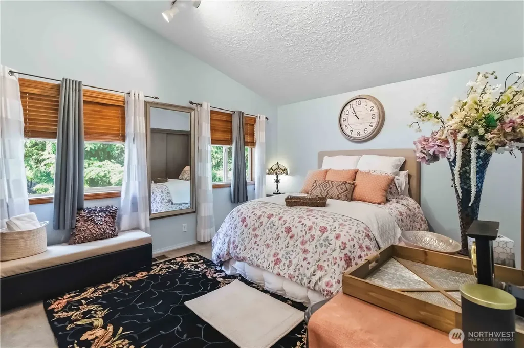 209 W Beacon Hill Drive Longview WA 98632