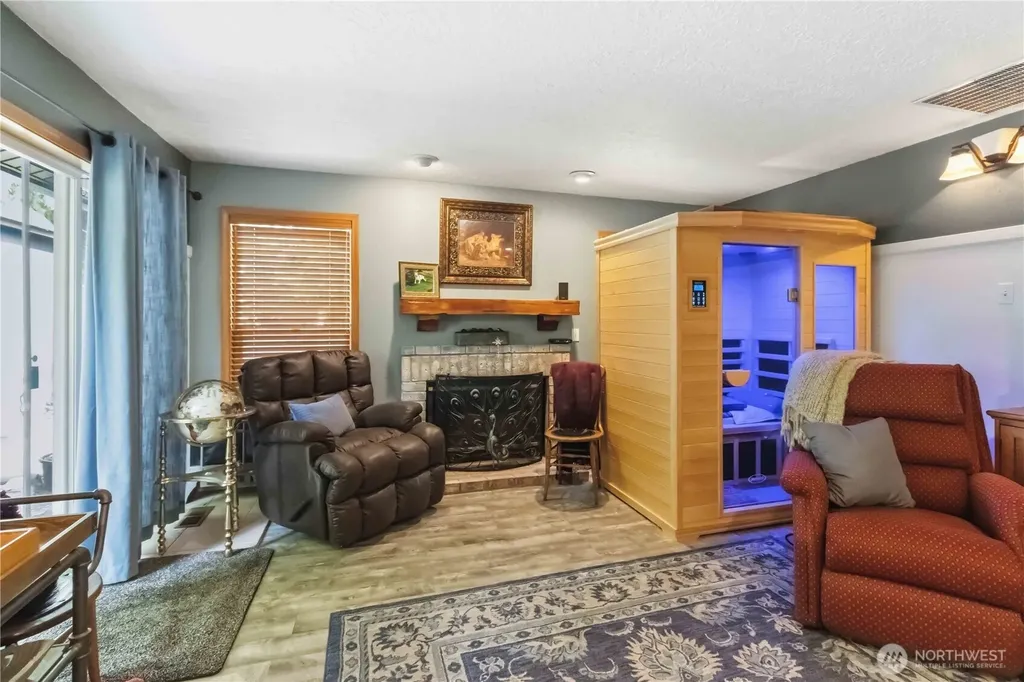 209 W Beacon Hill Drive Longview WA 98632