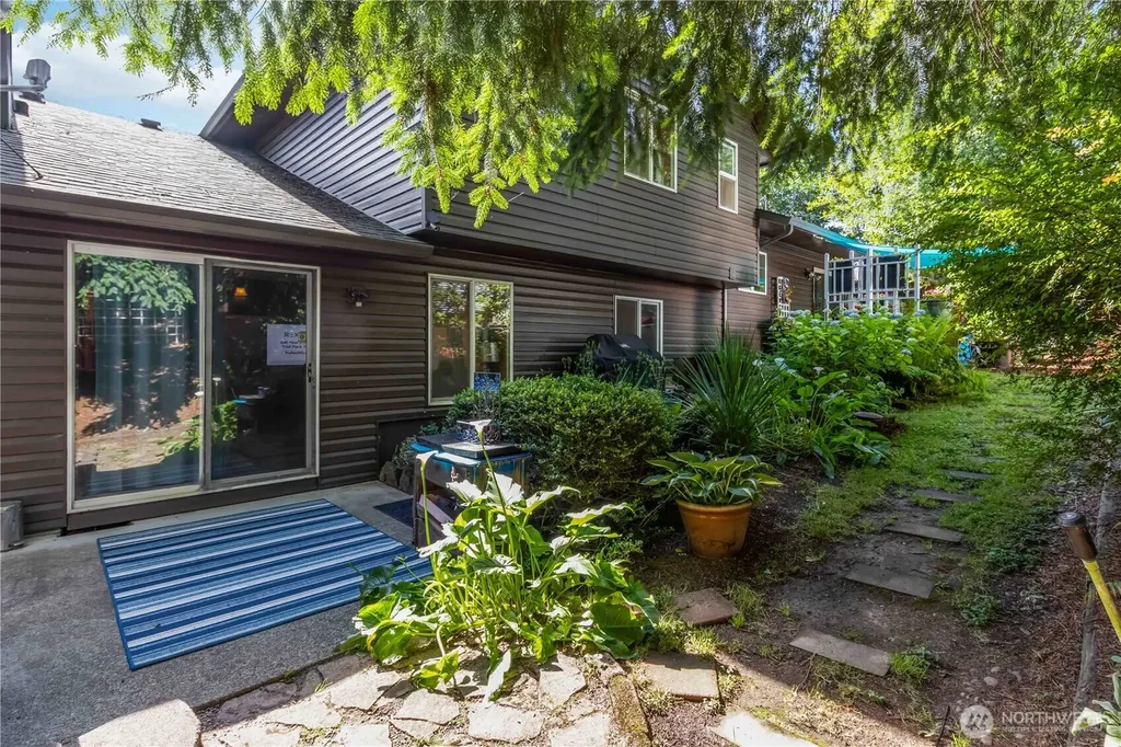 209 W Beacon Hill Drive Longview WA 98632