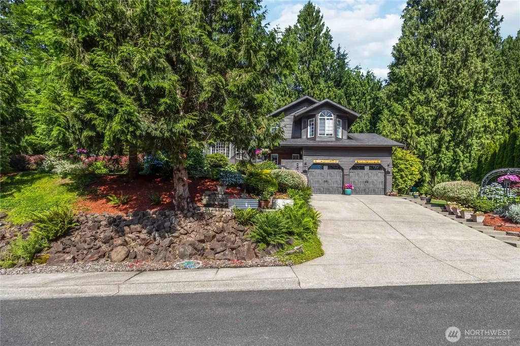 209 W Beacon Hill Drive Longview WA 98632