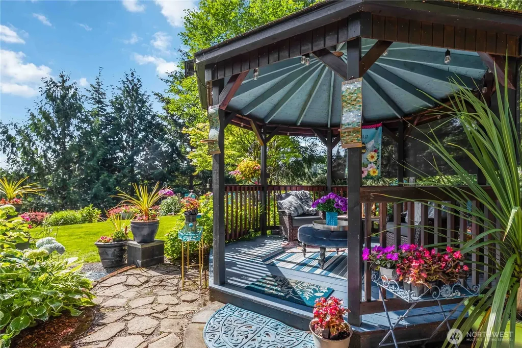 209 W Beacon Hill Drive Longview WA 98632