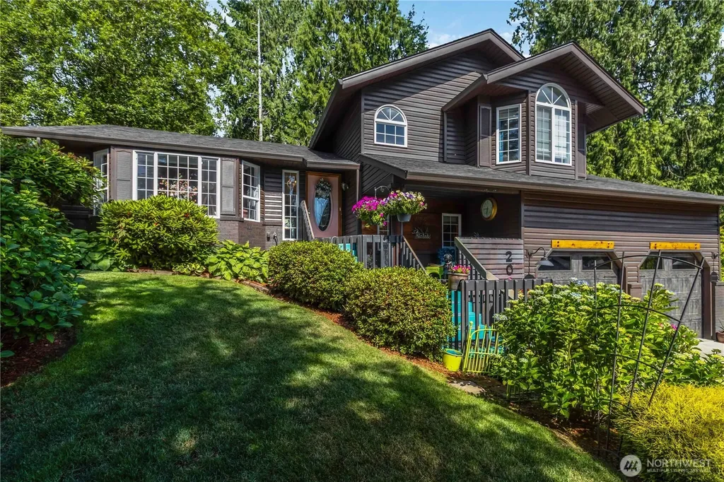 209 W Beacon Hill Drive Longview WA 98632