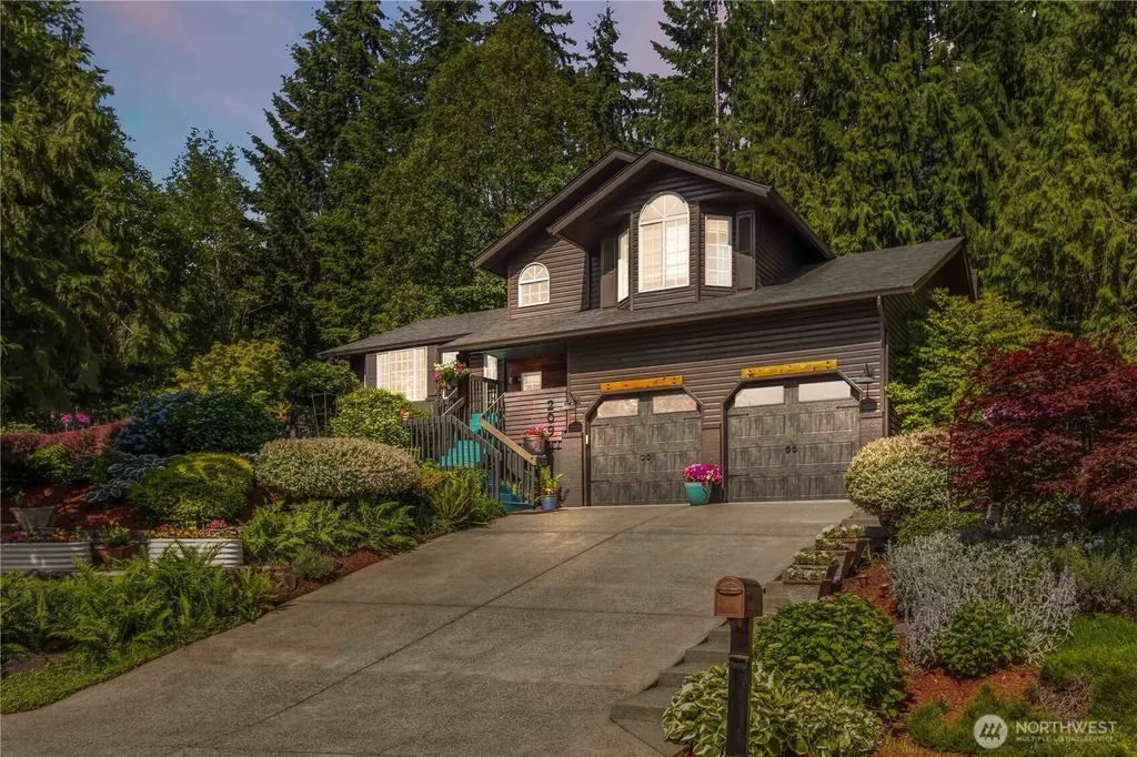 209 W Beacon Hill Drive Longview WA 98632