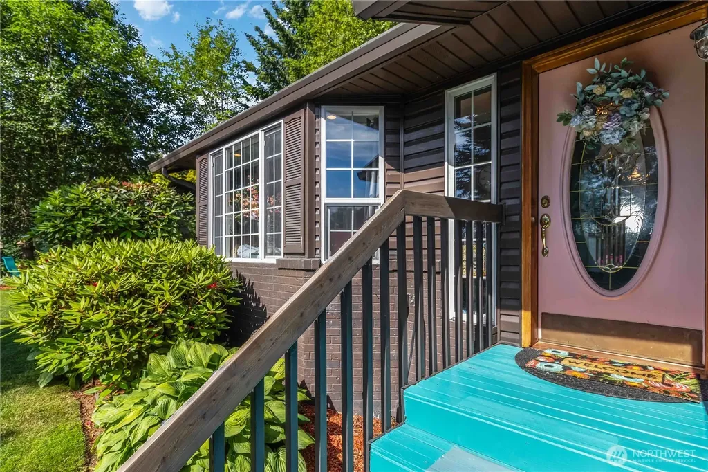 209 W Beacon Hill Drive Longview WA 98632